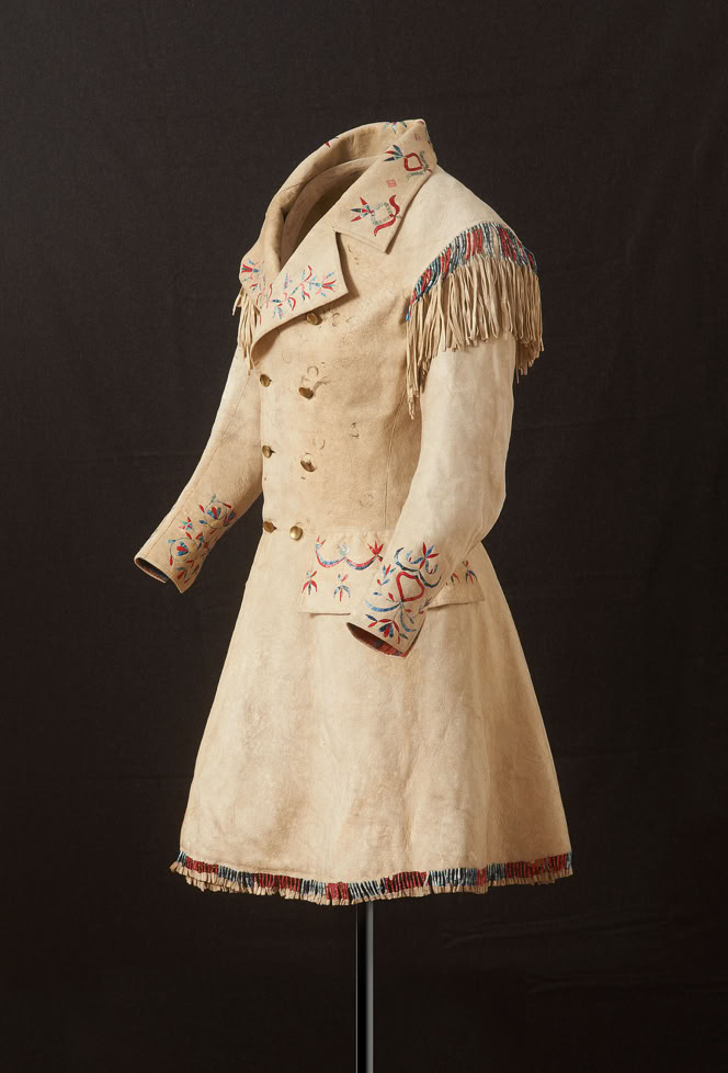 Astrid Will - Textilrestaurierung  Berlin - Textilpräsentation - Maßangefertigter Hohlkörper 